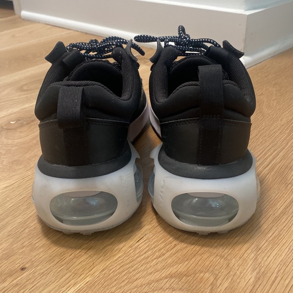 HARDLY WORN NIKE AIR MAX - Picture 4 of 7